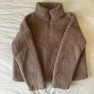 Large thread supply tan Sherpa sweatshirt
